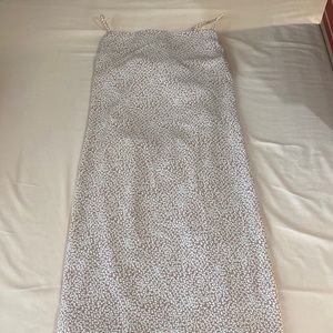 mini dress with bow tied in the back🤍